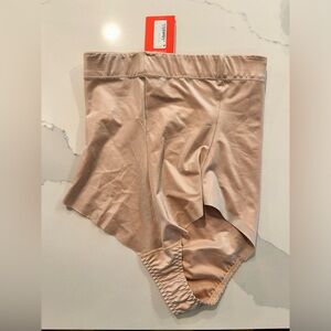 NWT invisible shaping high waisted briefs